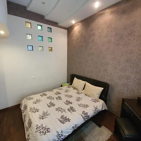 Inn Home Apartments - Pechersk Area Kyiv Exterior photo