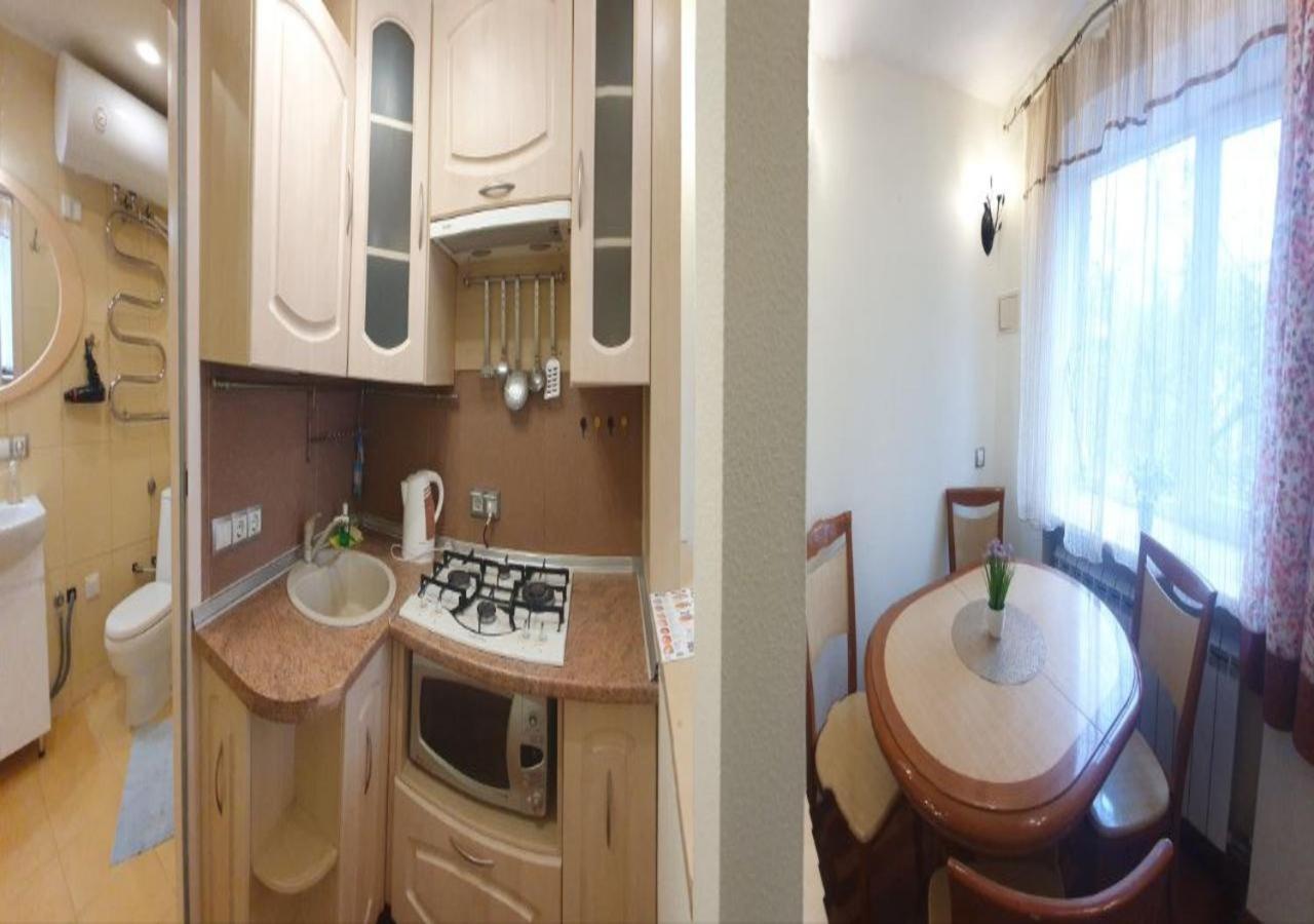- Pechersk Area Apartment Kyiv