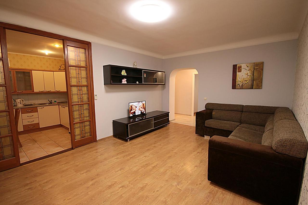 - Pechersk Area Apartment *